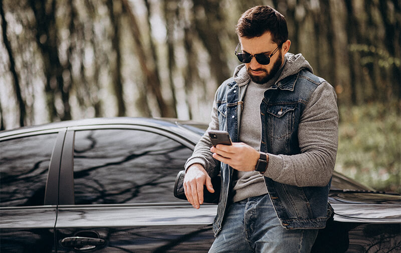 homme voiture